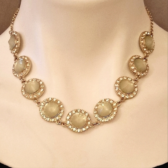 Natasha Statement Necklace - Picture 1 of 9